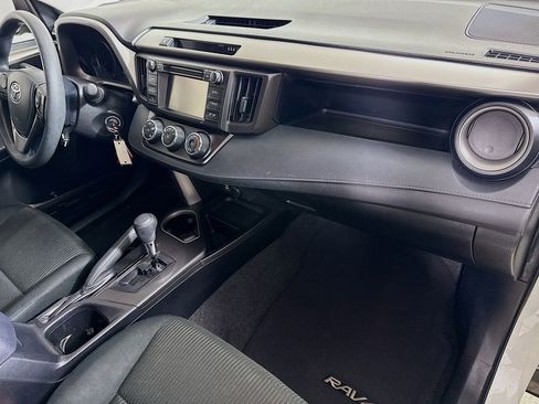Used 2018 Toyota RAV4 LE FWD image 26