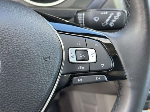 Used 2019 Volkswagen Tiguan SE w/ Panoramic Sunroof Package image 19