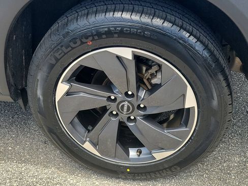 Used 2025 Nissan Rogue SV FWD image 5