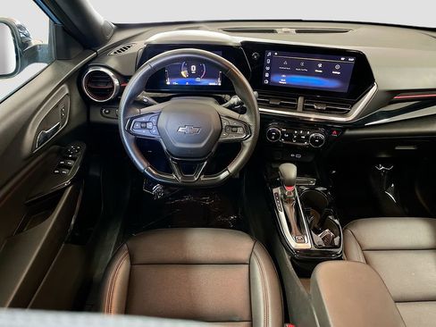 Used 2024 Chevrolet Trax RS w/ Sunroof Package FWD image 22
