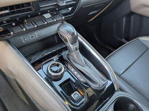 Used 2023 GMC Canyon Denali image 11