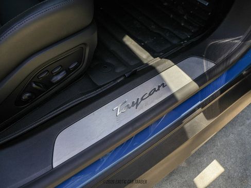 Used 2025 Porsche Taycan RWD image 33