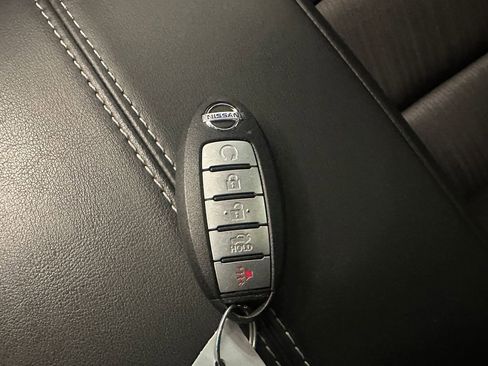 Used 2022 Nissan Altima 2.5 SV w/ SV Premium Package AWD/4WD image 16