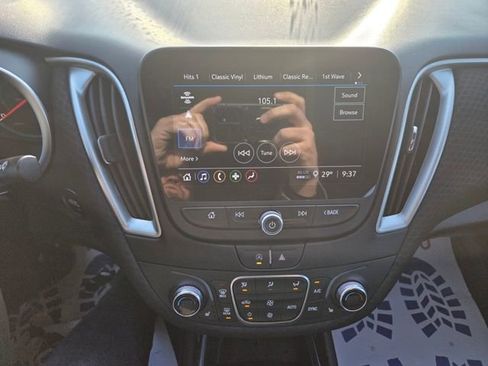 Used 2024 Chevrolet Malibu LT image 10