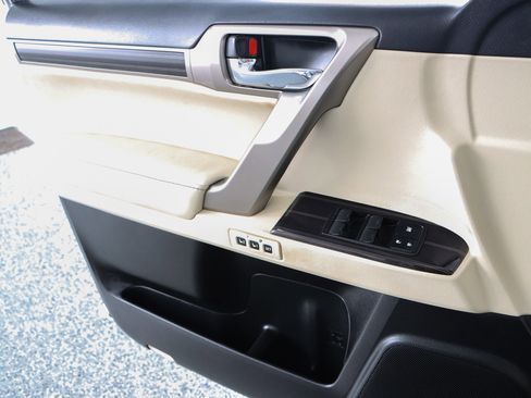 Used 2021 Lexus GX 460 Premium image 23