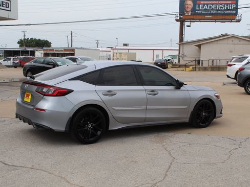 Used 2022 Honda Civic Sport image 4