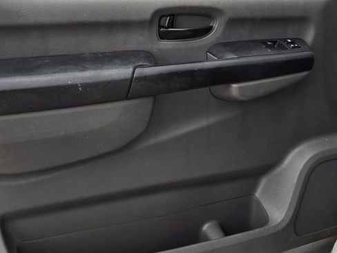 Used 2015 Nissan NV 2500 SV w/ Technology Package image 12