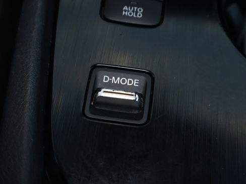 Used 2025 Nissan Rogue SV FWD image 19