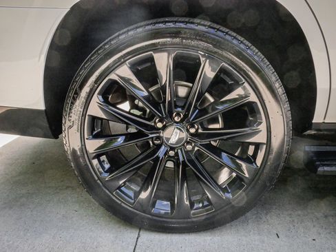 Used 2025 Cadillac Escalade Sport Platinum w/ LPO, ONYX Package AWD/4WD image 13