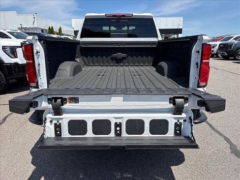 Certified 2025 Chevrolet Silverado 2500 High Country w/ High Country Premium Package AWD/4WD image 21