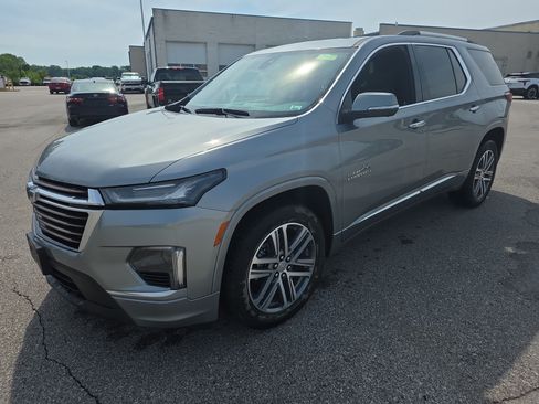 Used 2023 Chevrolet Traverse High Country w/ LPO, Cargo Package FWD image 7
