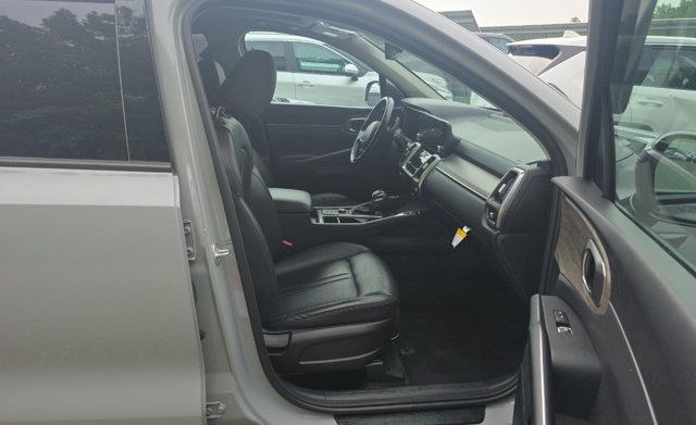 Used 2023 Kia Sorento S w/ Panoramic Sunroof Package AWD/4WD image 6
