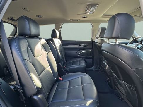 Used 2022 Kia Telluride EX w/ EX Premium Package image 27
