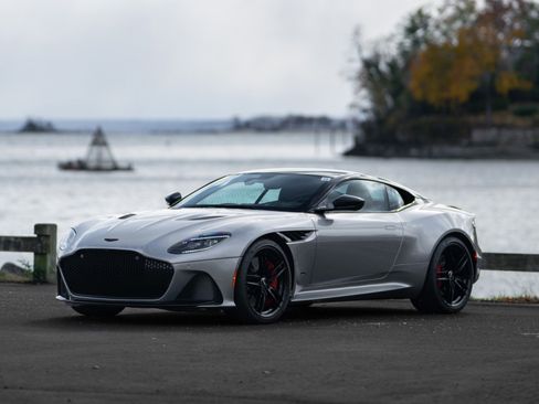 Used 2023 Aston Martin DBS Coupe image 36