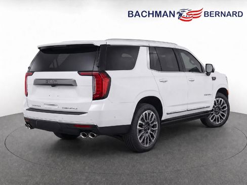 Used 2023 GMC Yukon Denali Ultimate w/ LPO, Floor Liner Package AWD/4WD image 7