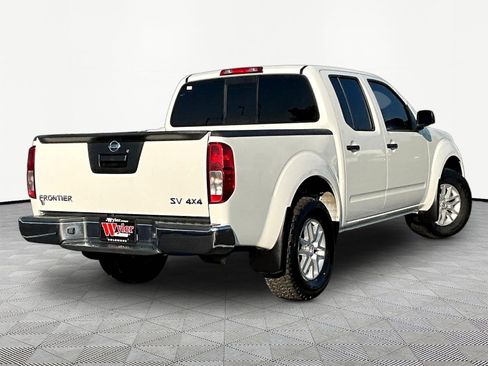 Used 2021 Nissan Frontier SV AWD/4WD image 6