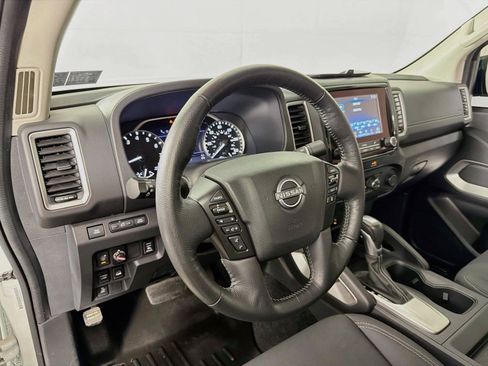 Used 2023 Nissan Frontier SV w/ Technology Package AWD/4WD image 16