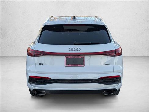 Certified 2025 Audi Q5 Premium w/ Convenience Package image 7