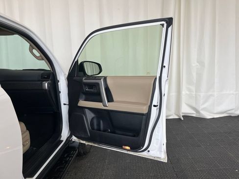 Used 2018 Toyota 4Runner SR5 Premium AWD/4WD image 20