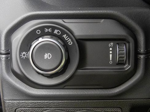 New 2026 Jeep Wrangler Unlimited Sahara AWD/4WD image 33