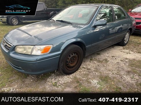 Used 2000 Toyota Camry CE image 1