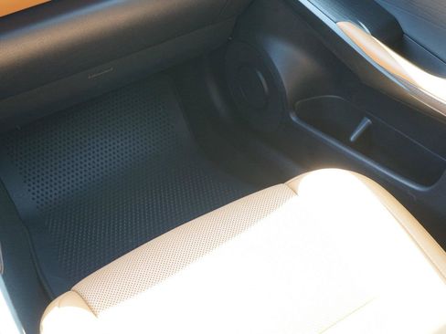 Used 2025 Lexus IS 300 w/ Premium Package RWD image 27