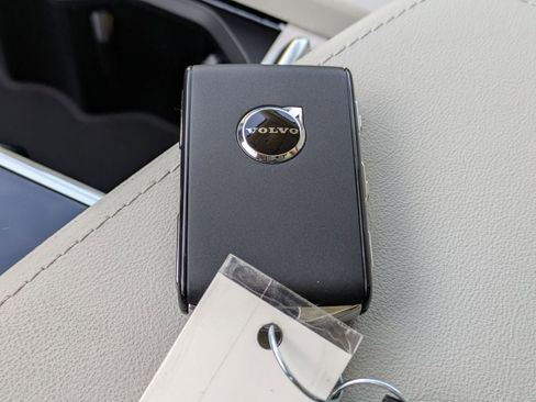 New 2026 Volvo XC60 B5 Ultra w/ Protection Package Premier image 42