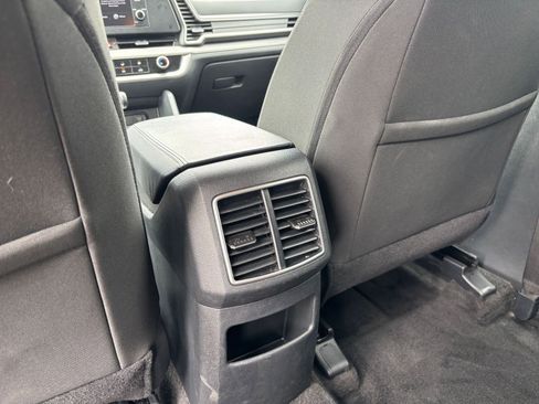 Used 2025 Kia Sportage LX FWD image 22