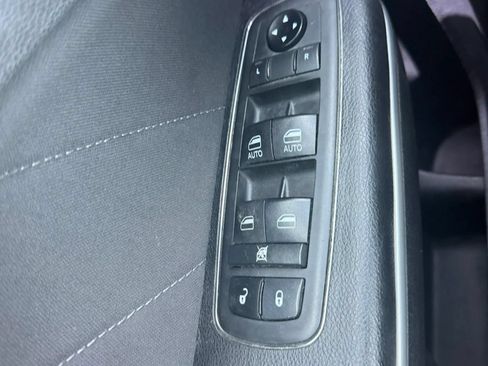 Used 2019 Dodge Charger SXT AWD/4WD image 23