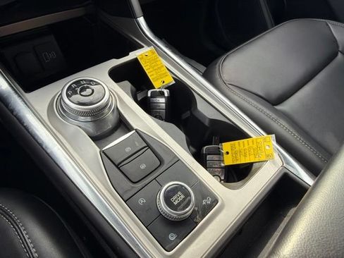 Used 2024 Ford Explorer XLT w/ Equipment Group 202A AWD/4WD image 49