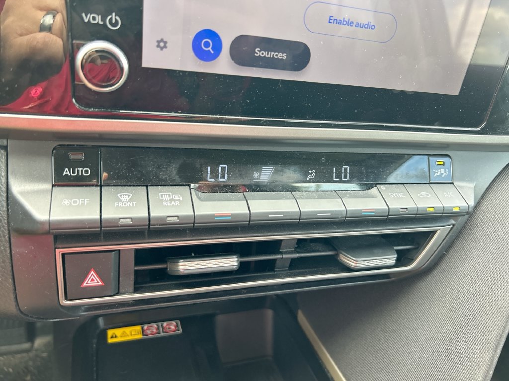 Used 2025 Toyota Camry LE FWD image 25