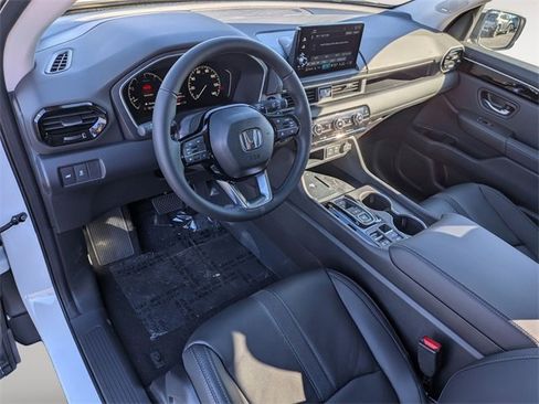 New 2025 Honda Pilot Touring image 11