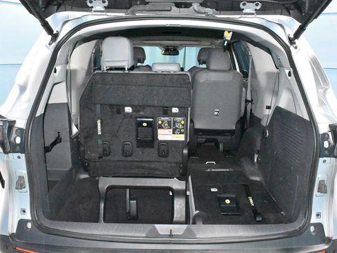 Used 2024 Toyota Sienna XLE FWD image 28