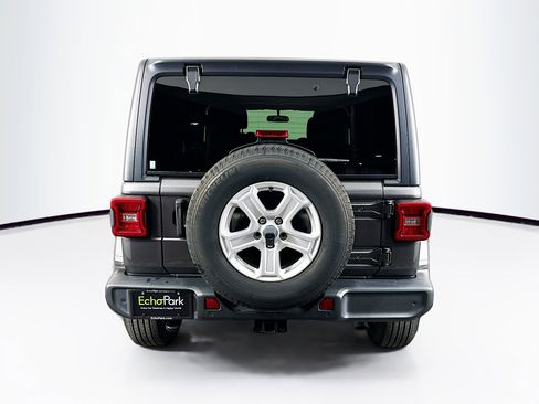 Used 2021 Jeep Wrangler Sport S image 7