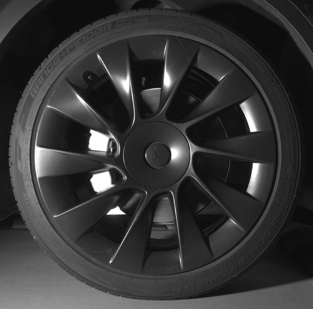 Used 2024 Tesla Model Y 2WD image 25