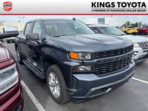 Used 2020 Chevrolet Silverado 1500 Custom w/ Custom Value Package AWD/4WD image 1