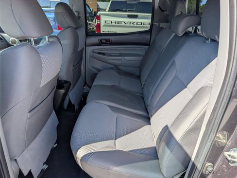 Used 2014 Toyota Tacoma 4x4 Double Cab w/ TRD Sport Package image 15