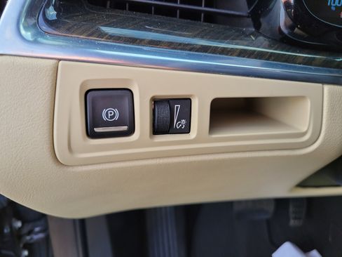 Used 2018 Cadillac XT5 FWD image 21