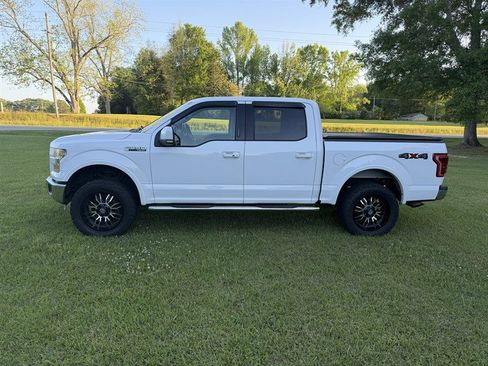 Used 2015 Ford F150 Lariat w/ Equipment Group 501A Mid image 3