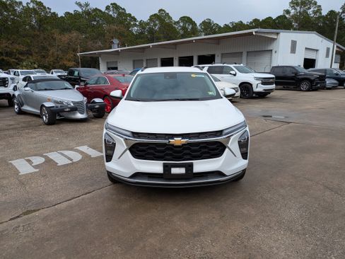 New 2025 Chevrolet Trax LT w/ Driver Confidence Package image 29
