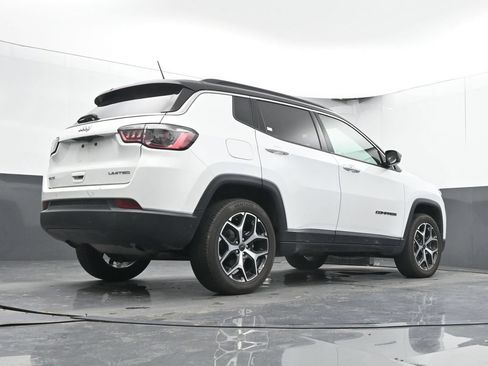 Used 2025 Jeep Compass Limited AWD/4WD image 22