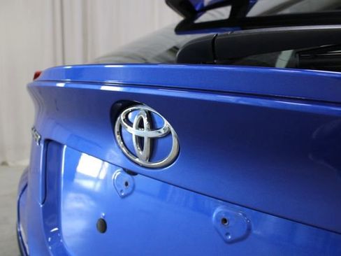 Used 2021 Toyota C-HR XLE FWD image 32