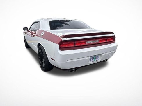 Used 2013 Dodge Challenger SXT RWD image 9