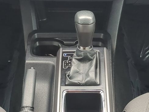 Used 2018 Toyota Tacoma TRD Sport w/ Technology Package image 26