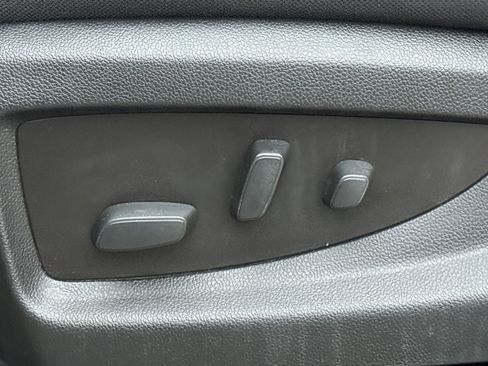 Used 2018 Chevrolet Tahoe LS w/ All-Season Package image 31