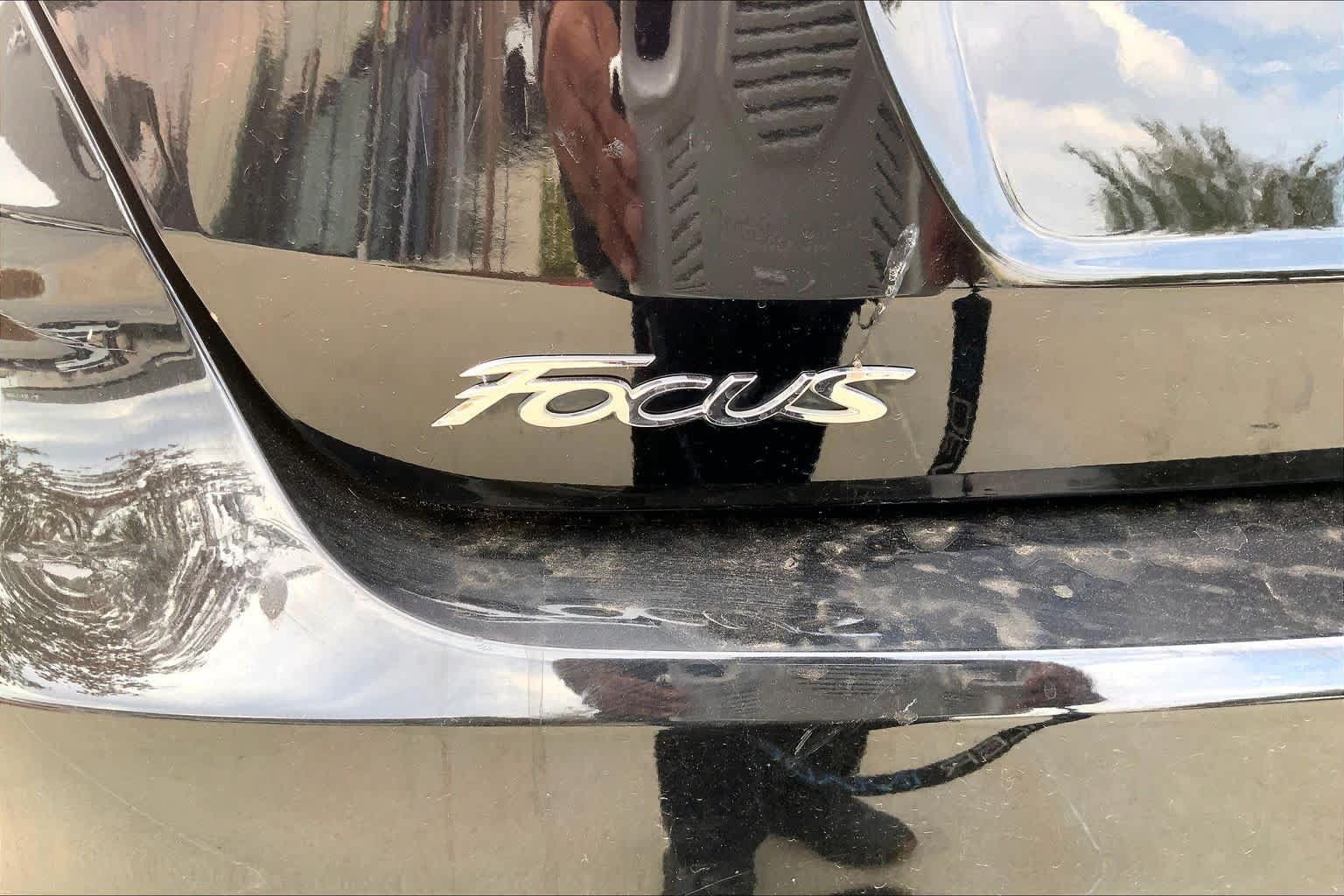 Used 2018 Ford Focus SE w/ SE Appearance Package FWD image 33