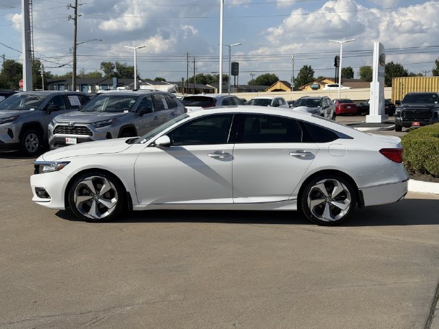 Used 2020 Honda Accord Touring image 3
