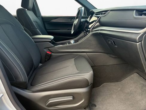 New 2025 Jeep Grand Cherokee Laredo w/ MOPAR Finishing Package image 23