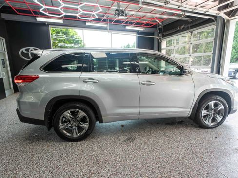 Used 2018 Toyota Highlander Limited Platinum w/ Carpet Mat Package (TMS) AWD/4WD image 4