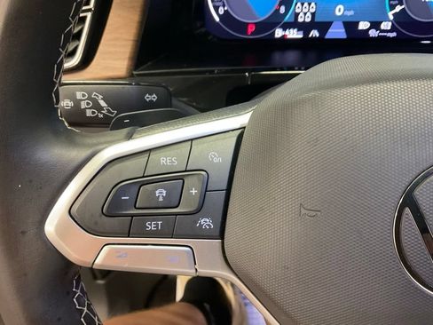 Used 2025 Volkswagen Atlas SE AWD/4WD image 21